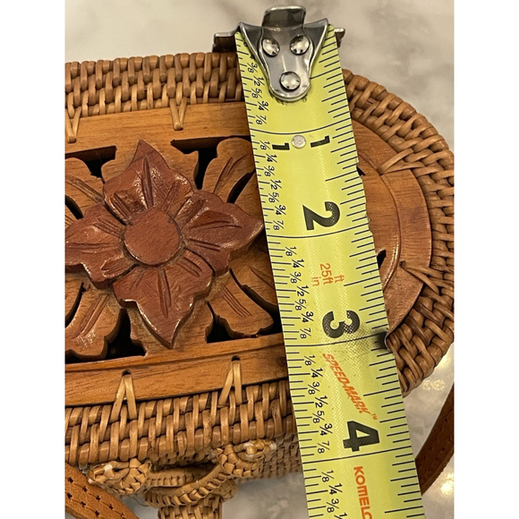 DEWI CROSSBODY RATTAN BASKET WEAVE AND WOOD PURSE - Picture 9 of 11